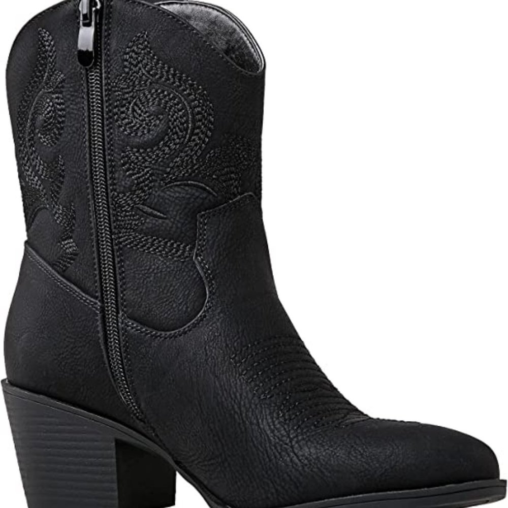 Women's Black Cowboy Boots - size 11